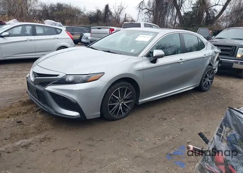 2021 Toyota Camry Se z USA, uszkodzony, nr VIN 4T1G11AK6MU467841